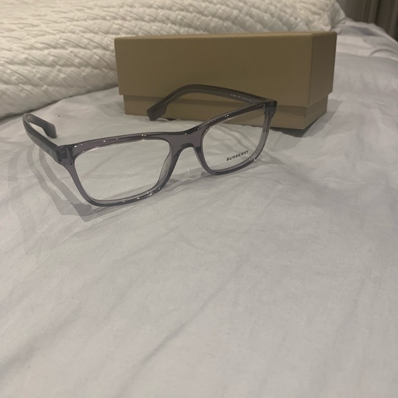 Burberry Optical BRAND NEW 🔥🔥🔥 - Picture 2 of 3